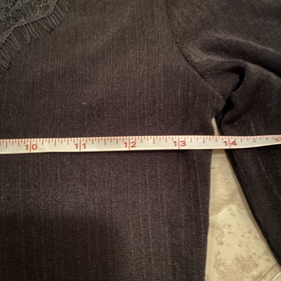 H&M ribbed black v neck with lace shirt - Picture 5 of 10